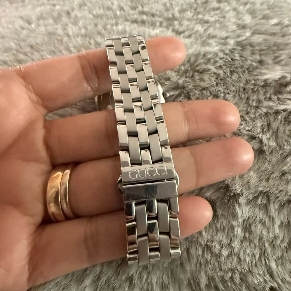 Gucci Black Dial Silver Women’s Watch - Picture 3 of 11